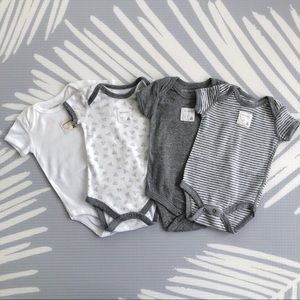 4 pk Burt’s Bees 0-3M S/S onesies (Gender Neutral)